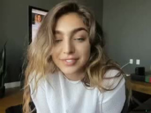 emjayplays_ myfreecams 201805232008