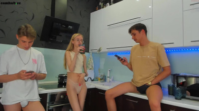 triple_crystal 25-June-2022 1415 porn chaturbate 4