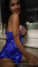 manirat_42 onlyfans Nude chick caresses shaved holes