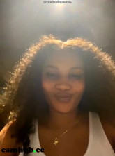 vannessaj - boob flash