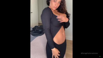 fionagirlsoho onlyfans  ass flashes