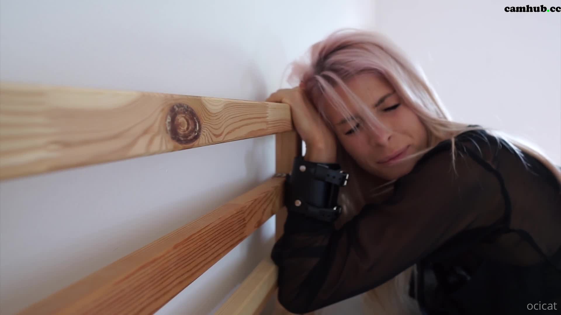 Performer ocicat onlyfans Vicious shlendra squeezes shaved pussy - #1 Records Sex Cam | ePornREC