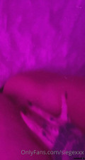Siegexxx onlyfans Fascinating passion masturbates shaved pussy