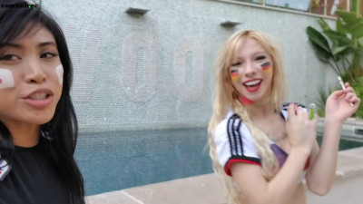 Embersnow onlyfans  fucks herself with black dildo