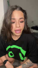 Bella aka bansheebel onlyfans cute chicks lick cunt in pose