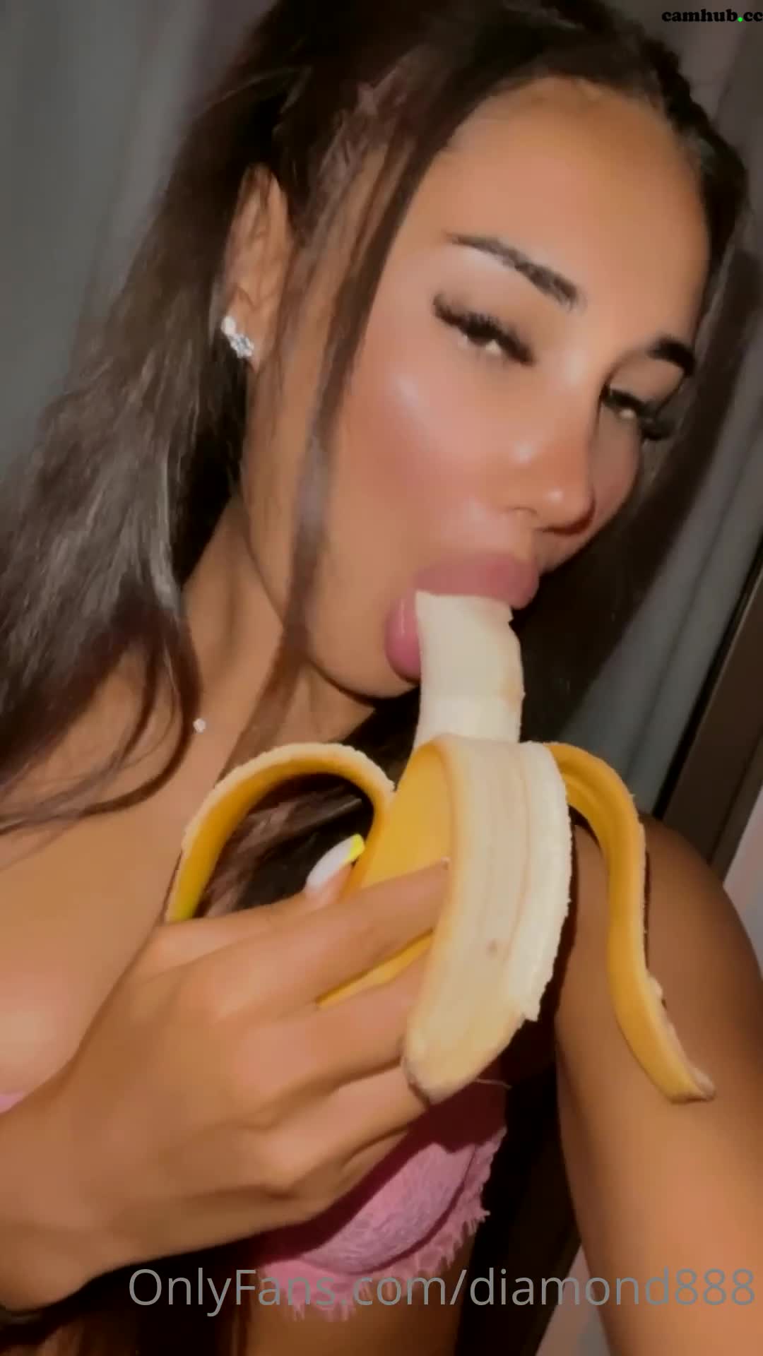 Performer diamond onlyfans charming babe masturbates shaved vagina, # 1 Porn Archive - ePornREC