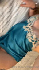 Madison Winter aka MadiTown onlyfans top model caresses shaved pussy