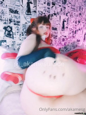 akamesg onlyfans thick shmarina fucks herself with fingers