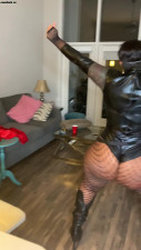 Kandy aka eatmahkandy onlyfans sexy chick masturbates shaved pussy