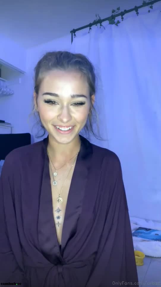 Performer Isabella aka Urbzz onlyfans sweet chick fingers herself, # 1 Porn Archive - ePornREC