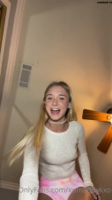 Goddess Kaylee aka xomaddykxo onlyfans showy babe having fun with glass dick