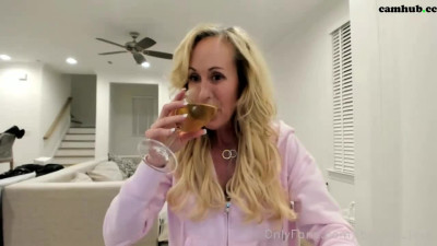 Brandi Love aka brandi_love onlyfans busty kral fucking vagina with phallus